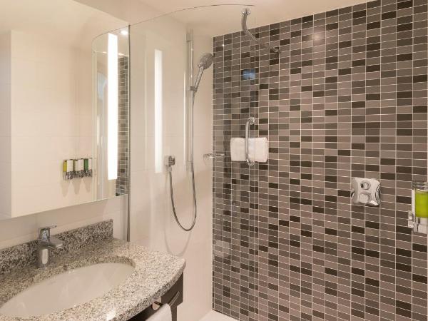 Hampton By Hilton Hamburg City Centre : photo 5 de la chambre chambre lit queen-size 