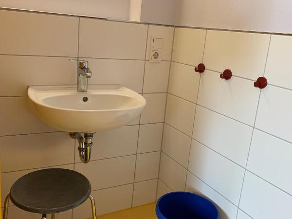 Jugendherberge Frankfurt - Haus der Jugend : photo 3 de la chambre chambre quadruple classique