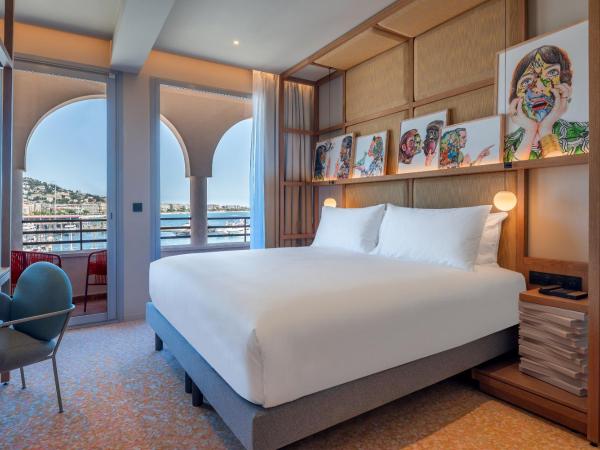 Canopy by Hilton Cannes : photo 7 de la chambre suite junior lit king-size - vue sur mer
