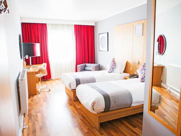 Ramada by Wyndham Belfast : photo 5 de la chambre chambre lits jumeaux