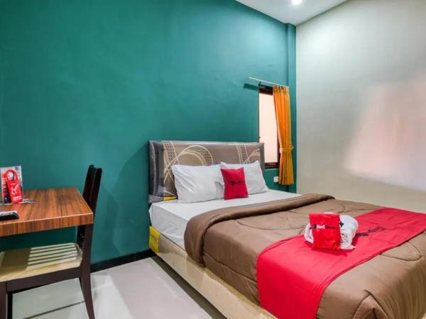 RedDoorz Syariah near Airlangga University Campus B : photo 2 de la chambre chambre double standard