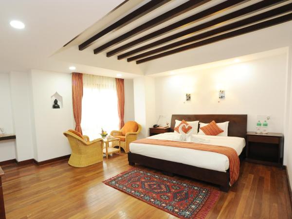 Apsara Boutique Hotel : photo 2 de la chambre chambre lit king-size de luxe - vue sur montagne