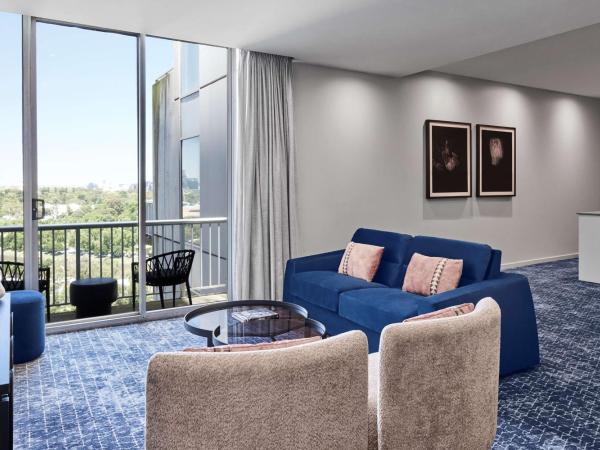 Adina Apartment Hotel Melbourne Flinders Street : photo 1 de la chambre appartement 1 chambre - vue sur jardin