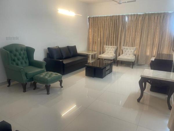 ROYAL NEST PREMIUM (A.S) : photo 1 de la chambre chambre lit king-size avec baignoire spa