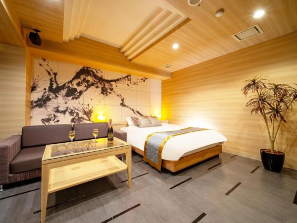 HOTEL Noblesse : photo 2 de la chambre chambre double avec lit d'appoint