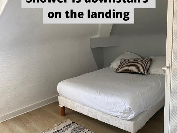 Outsite Coliving Biarritz : photo 2 de la chambre chambre double avec douche privée extérieure