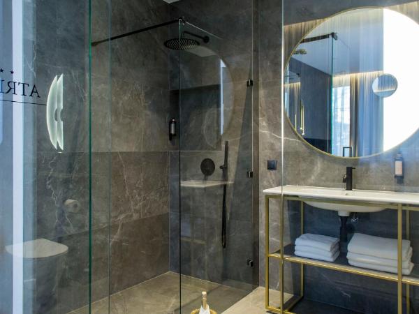 Hotel Atrium : photo 4 de la chambre chambre triple deluxe