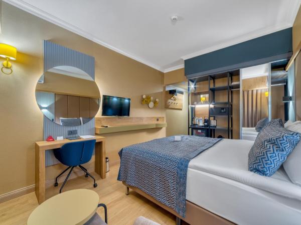 Numa Port Hotel : photo 2 de la chambre chambre double - vue sur terres