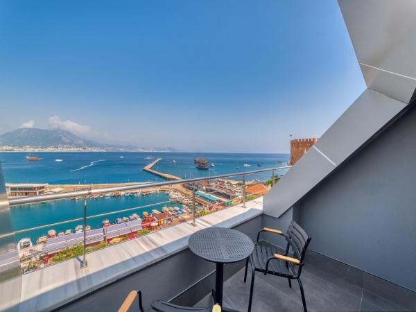 Numa Port Hotel : photo 9 de la chambre chambre double deluxe avec balcon - vue sur mer