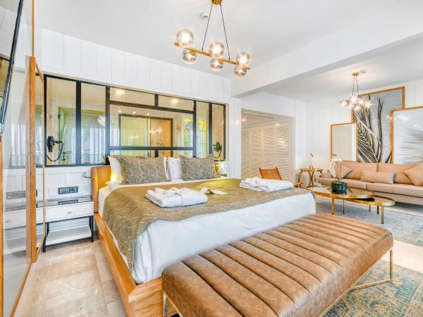 Numa Port Hotel : photo 9 de la chambre chambre de luxe avec bain à remous - vue sur mer