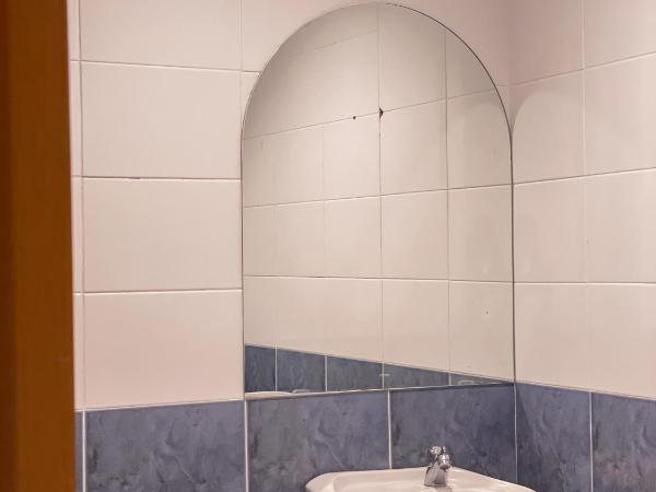 H2 Worldpackers , The Social Hotel : photo 1 de la chambre chambre double avec salle de bains privative