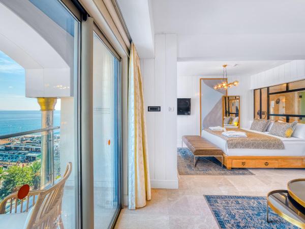 Numa Port Hotel : photo 8 de la chambre chambre de luxe avec bain à remous - vue sur mer