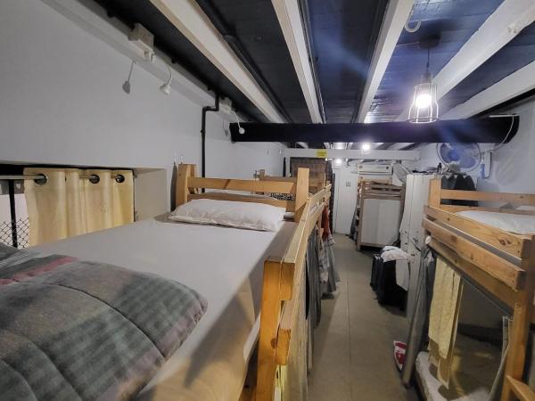 NAMASTEY MUMBAI BACKPACKERS : photo 8 de la chambre lit dans dortoir mixte de 10 lits