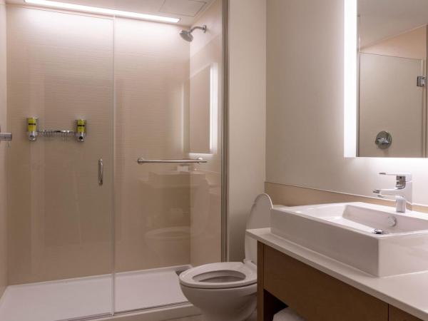 Element St. Louis Midtown : photo 4 de la chambre chambre standard avec 1 lit king-size