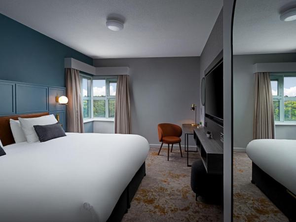 Leonardo Hotel Galway : photo 1 de la chambre chambre double – vue sur lac
