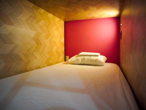 HOSTAL CHOCOLATE CALENDA : photo 4 de la chambre lit superposé dans dortoir mixte