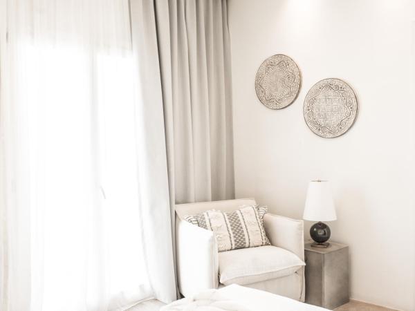 Νumi Boutique Hotel : photo 3 de la chambre suite junior avec piscine privée