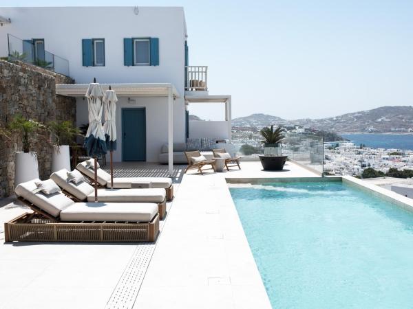 Νumi Boutique Hotel : photo 1 de la chambre suite avec piscine privée