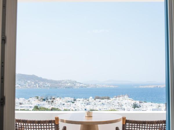 Νumi Boutique Hotel : photo 2 de la chambre suite junior avec bain à remous