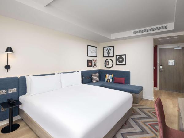 Hampton By Hilton London City : photo 1 de la chambre chambre lit king-size