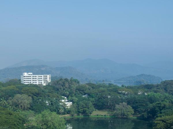 The Westin Mumbai Powai Lake : photo 1 de la chambre guest room 1 king -  hill view