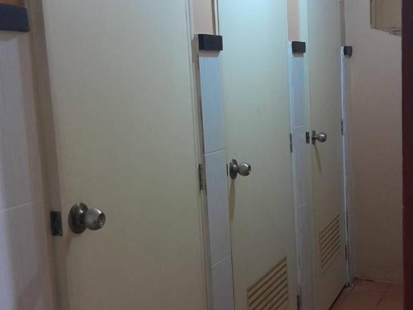 Ben Guesthouse : photo 7 de la chambre chambre simple avec toilettes et douche communes