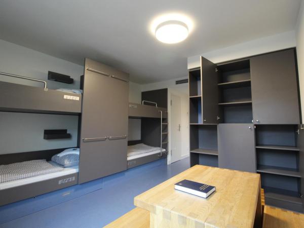 CVJM Jugendhotel München : photo 2 de la chambre lit dans dortoir pour femmes de 4 lits