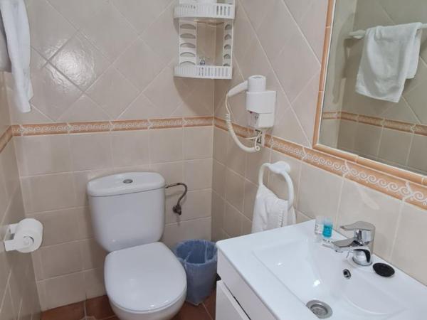 Hostal Canalejas : photo 3 de la chambre chambre simple