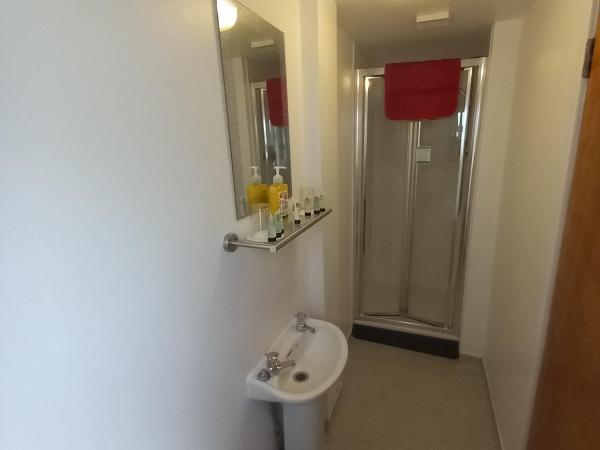 Bayswater House : photo 9 de la chambre chambre familiale avec salle de bains privative