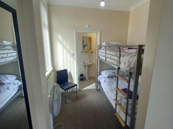 Bayswater House : photo 10 de la chambre chambre familiale avec salle de bains privative