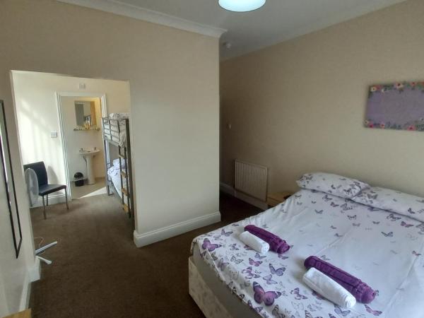 Bayswater House : photo 7 de la chambre chambre familiale avec salle de bains privative