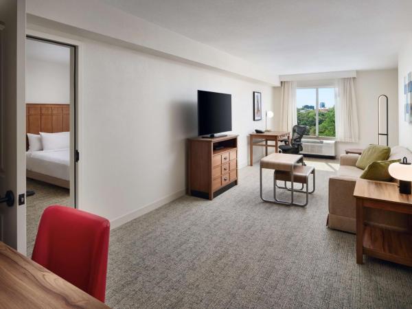 Homewood Suites Atlanta Midtown : photo 6 de la chambre chambre 2 lits queen-size avec baignoire - accessible aux personnes malentendantes et à mobilité réduite