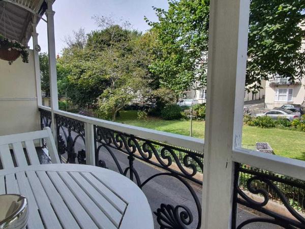 INNit Joy : photo 7 de la chambre chambre double avec salle de bains privative