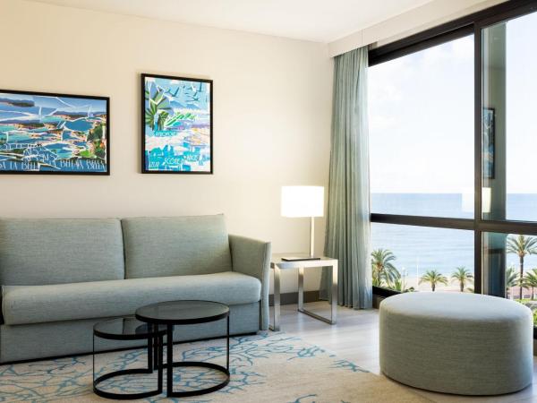 AC Hotel by Marriott Nice : photo 6 de la chambre suite avec vue partielle sur mer