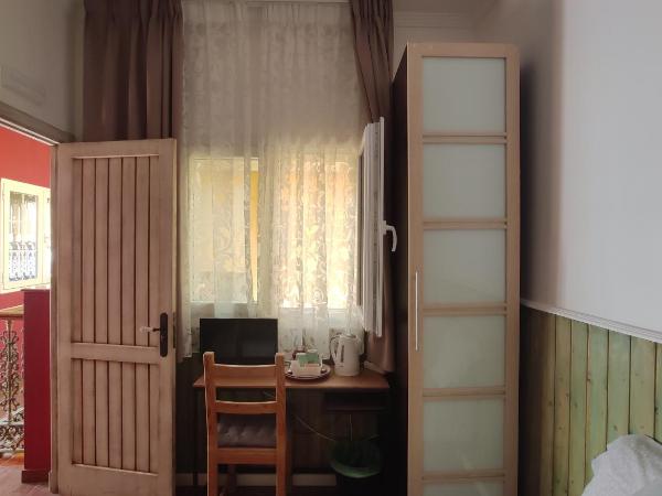 Dormir en Cádiz : photo 2 de la chambre petite chambre double