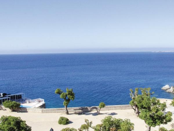 Hotel Restaurant Christophe Colomb : photo 6 de la chambre chambre double ou lits jumeaux - vue sur mer