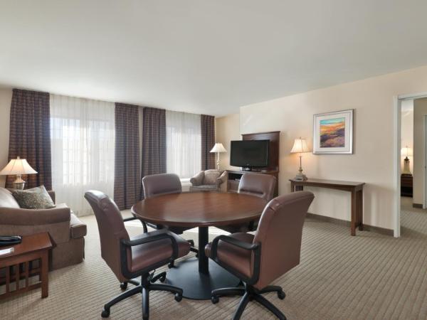 Staybridge Suites Tucson Airport, an IHG Hotel : photo 1 de la chambre suite lit queen-size 1 chambre
