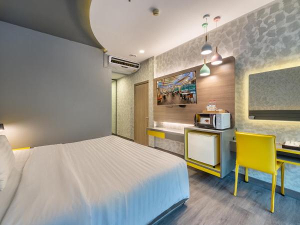 Qiu Hotel Sukhumvit SHA Plus : photo 7 de la chambre de luxe côté piscine