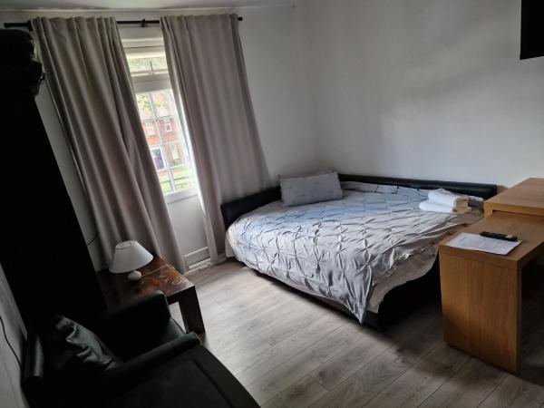 Tower Gardens Residence : photo 5 de la chambre grande chambre double 