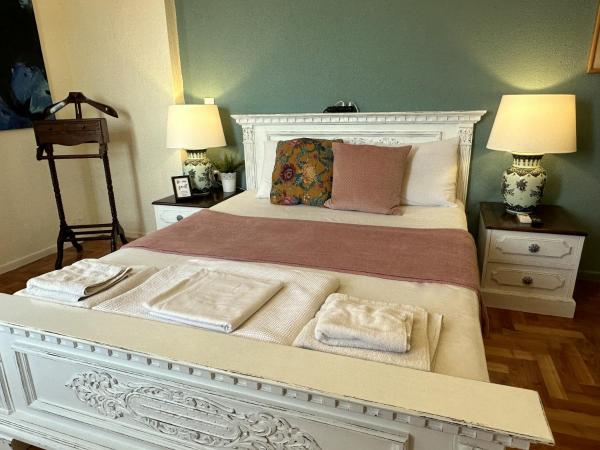 7PocketHouse : photo 1 de la chambre chambre double deluxe - vue latérale sur mer