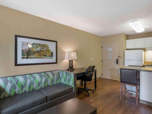 Extended Stay America Suites - Memphis - Airport : photo 3 de la chambre studio de luxe avec 1 lit king-size - non-fumeurs