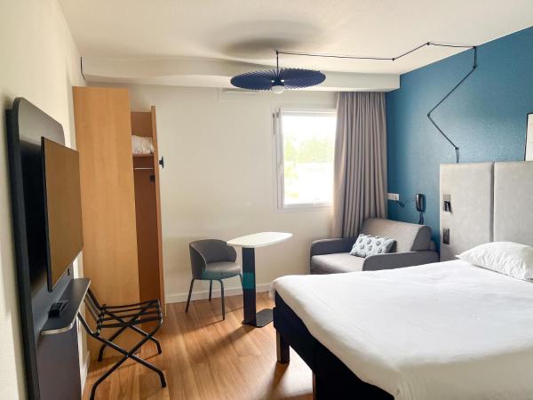 ibis Martigues Centre : photo 2 de la chambre chambre triple standard