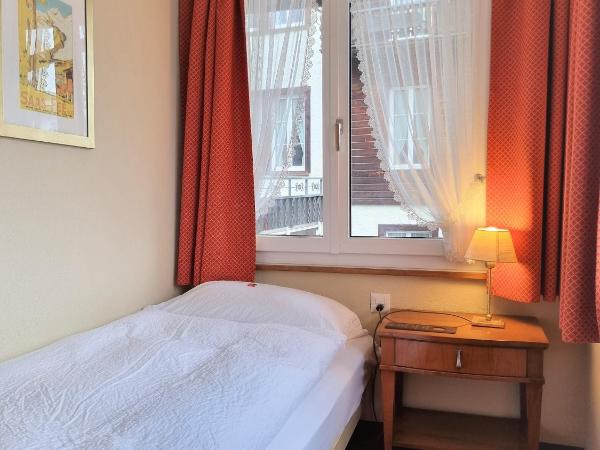 Self service Guesthouse Berggeist : photo 5 de la chambre chambre triple avec balcon orienté plein sud 
