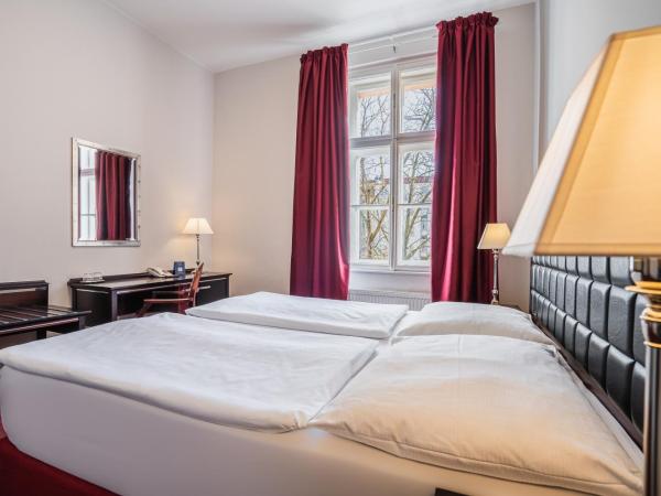 EA Hotel Tosca : photo 5 de la chambre chambre double ou lits jumeaux