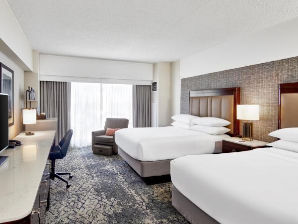 Sheraton Indianapolis Hotel at Keystone Crossing : photo 1 de la chambre chambre traditionnelle avec 2 lits queen-size