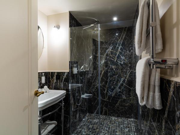 Hôtel & SPA Napoléon : photo 10 de la chambre chambre double deluxe avec accès au spa