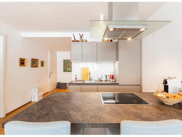 Rooms in Luxury Apartment, Central Vienna near Hauptbahnhof : photo 6 de la chambre chambre double avec salle de bains privative