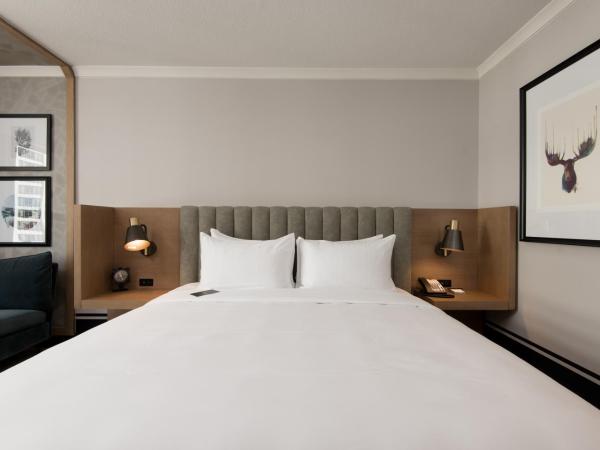 The Duniway Portland, A Hilton Hotel : photo 6 de la chambre chambre lit king-size