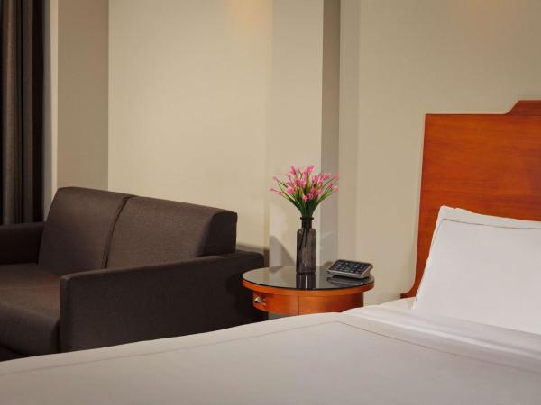 Park Plaza Victoria London : photo 2 de la chambre chambre lit king-size exécutive avec canapé-lit