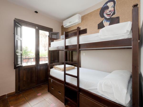 Oasis Backpackers' Hostel Granada : photo 6 de la chambre lit dans dortoir mixte de 4 lits